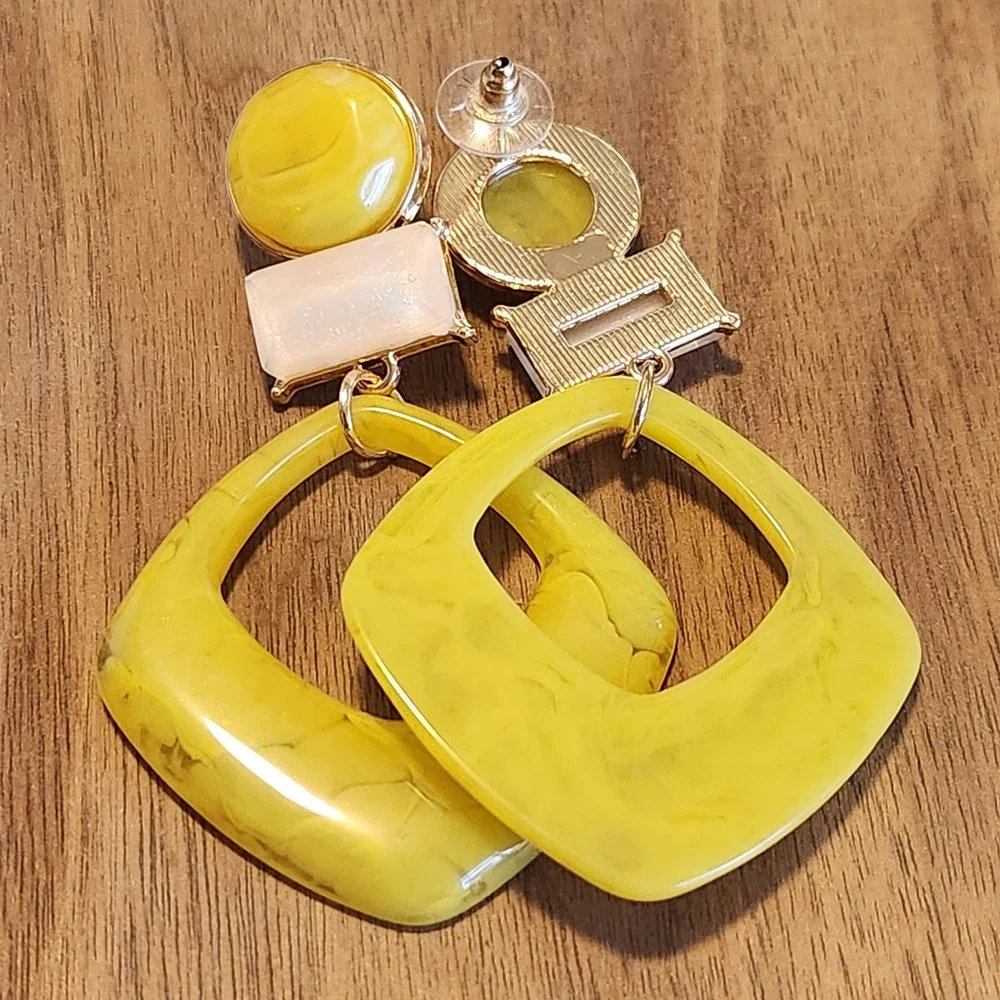 Yellow Marbled Resin Geometric Drop Earrings Gold Tone White Accent Statement